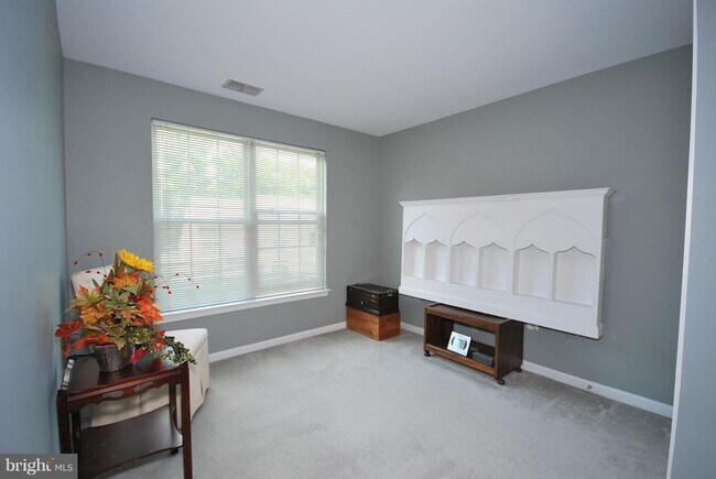 Building Photo - 2205 Manor Spring Terrace