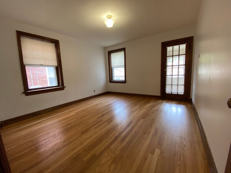Building Photo - 8828 Riverview Blvd