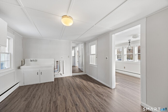 Building Photo - 353 Mt Sanford Rd