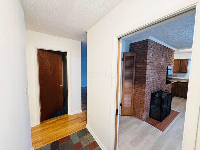 Building Photo - 1016 Lambeth Dr