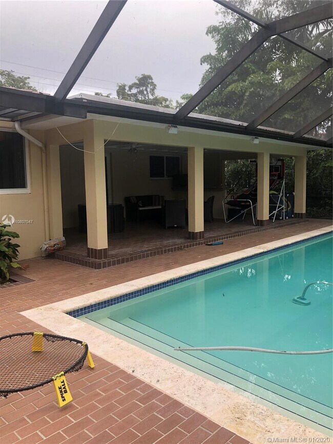 Building Photo - 6810 Granada Blvd