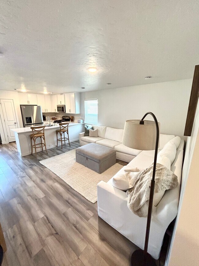 Building Photo - 3462 E Mossy Oak Dr