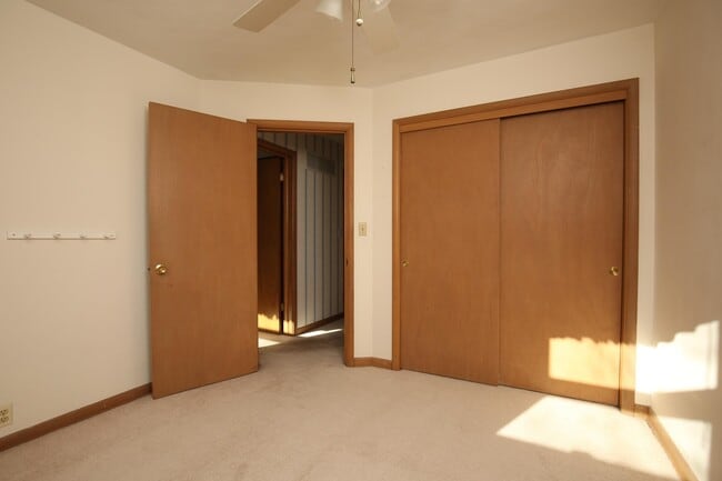 Building Photo - 1705 Elmwood Dr