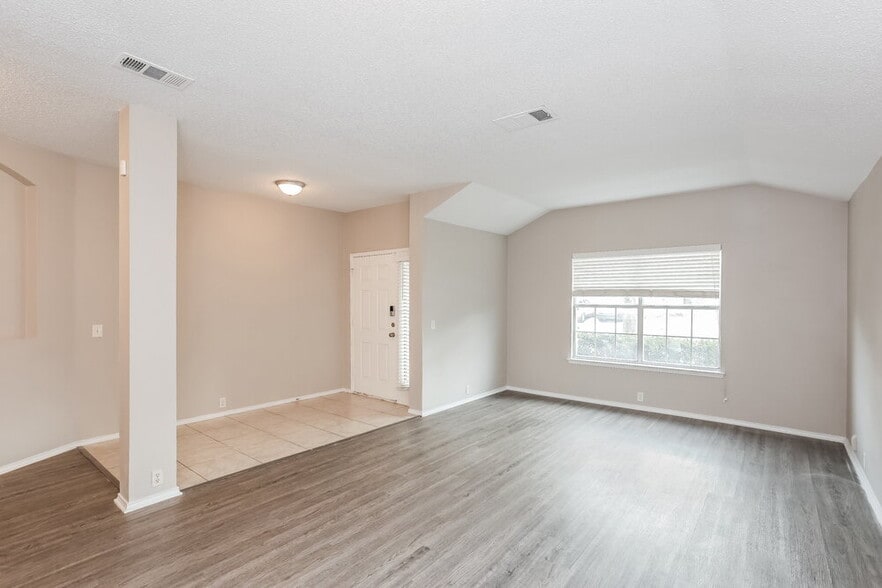 Building Photo - 2528 Tar Heel Dr