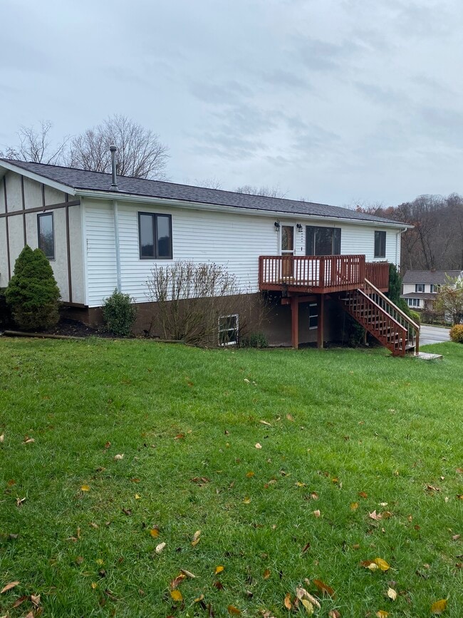 Building Photo - 215 Canfield St