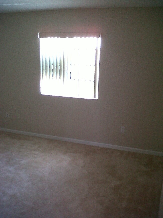 Building Photo - 1221 Lucaya Dr