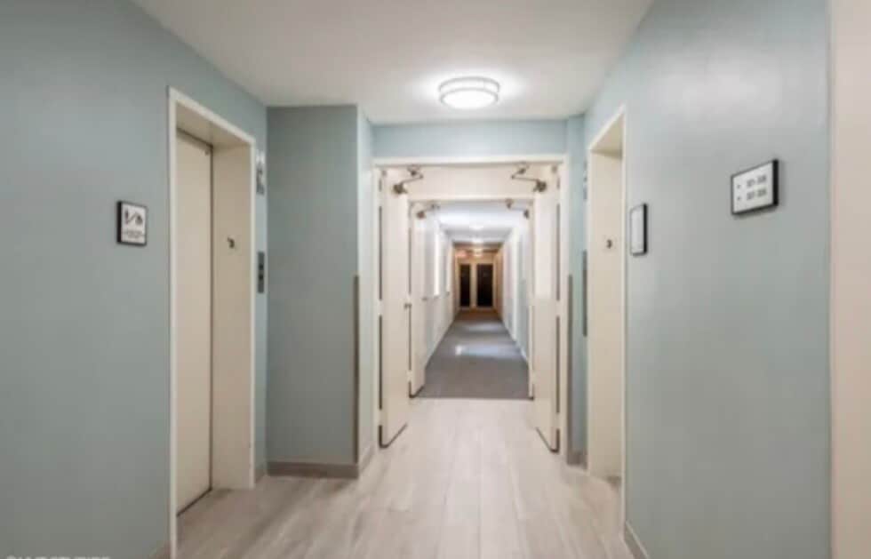 Building Photo - 515 W Wrightwood Ave