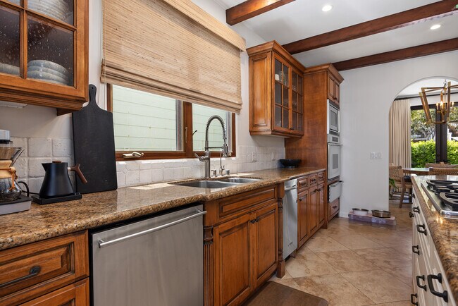 Building Photo - 227 Neptune Ave