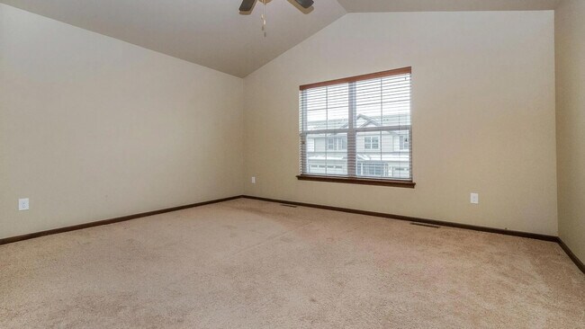 Building Photo - 470 Cambria Dr