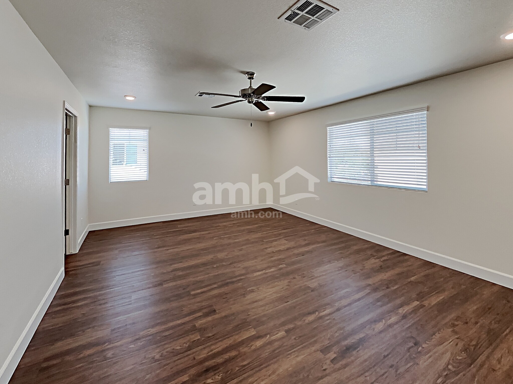 Building Photo - 9611 Harkes Dr