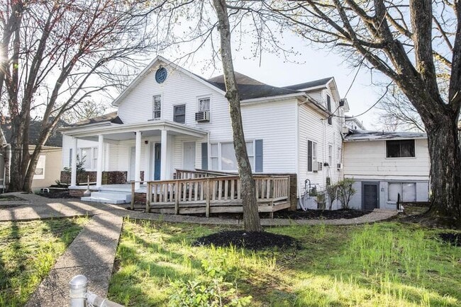 Primary Photo - 706 Chickamauga Ave