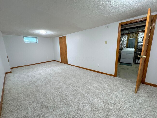 Building Photo - 564 Glenside Ln
