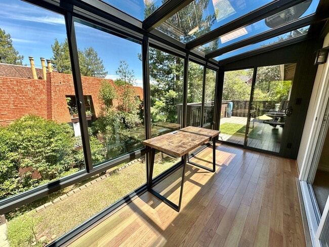 Building Photo - Beautiful San Rafael Home
