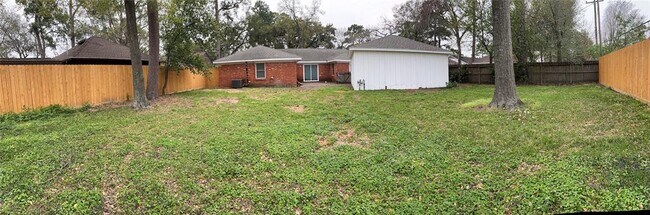 Building Photo - 10218 Oak Point Dr