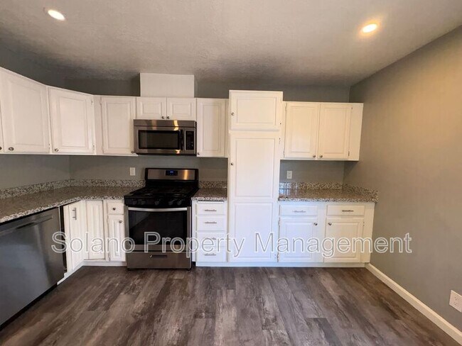 Building Photo - 1209 Vienna Ct