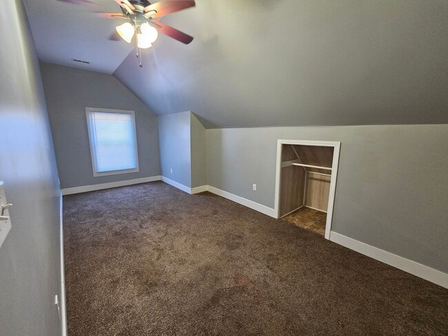 Building Photo - NEW LISTING!!!!!