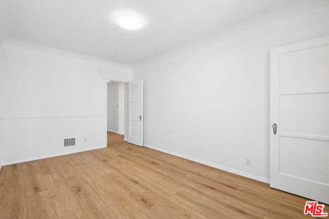 Building Photo - 9221 Alcott St