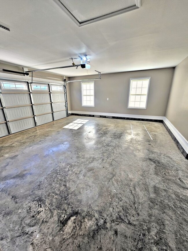 Building Photo - 717 Iron Wood Dr