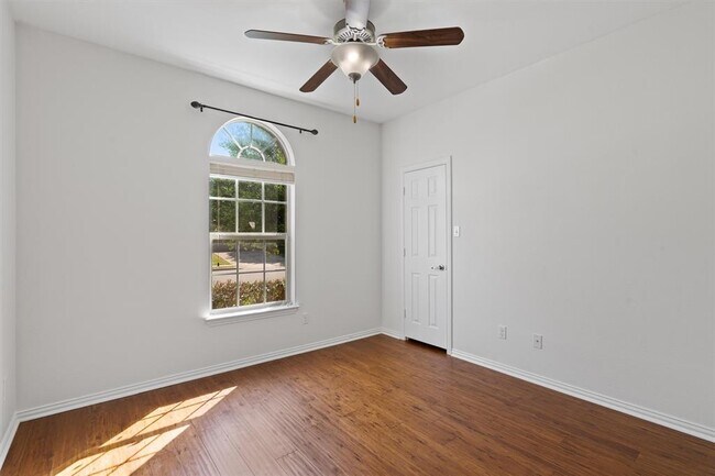 Building Photo - 2529 Mirasol Loop