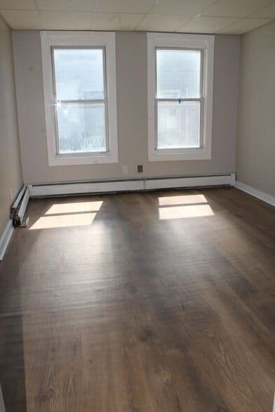 Building Photo - 20 Bellevue St