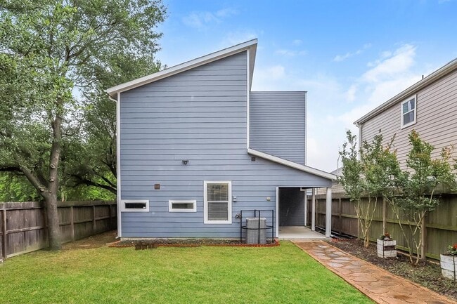 Building Photo - 4327 Darter St
