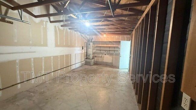 Building Photo - 535 Sims Ave
