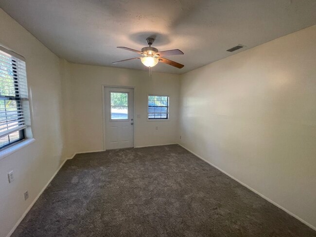 Building Photo - 1117 NW 16th Ave