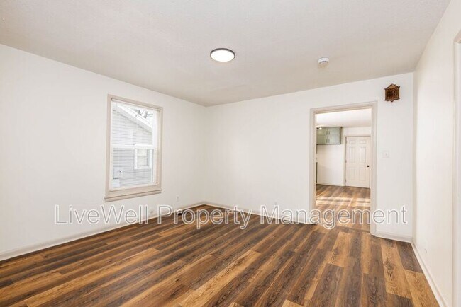 Building Photo - 1216 4th Pl N