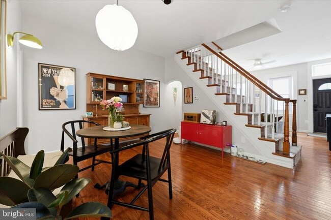 Building Photo - 1233 E Colona St