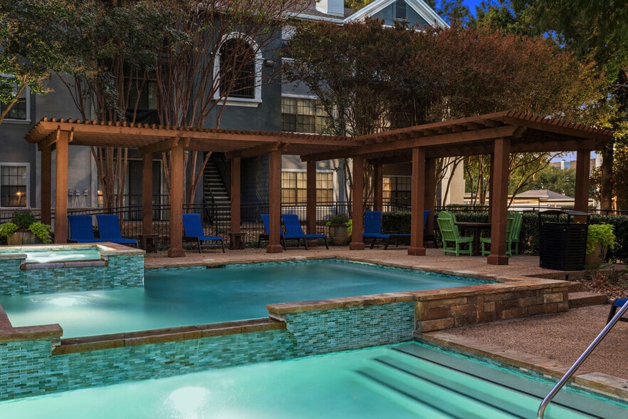 Vail Cliffside 1635 Jefferson Cliffs Way Arlington TX 76006