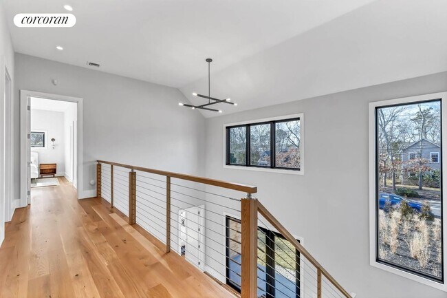 Building Photo - 24 Hedges Ln