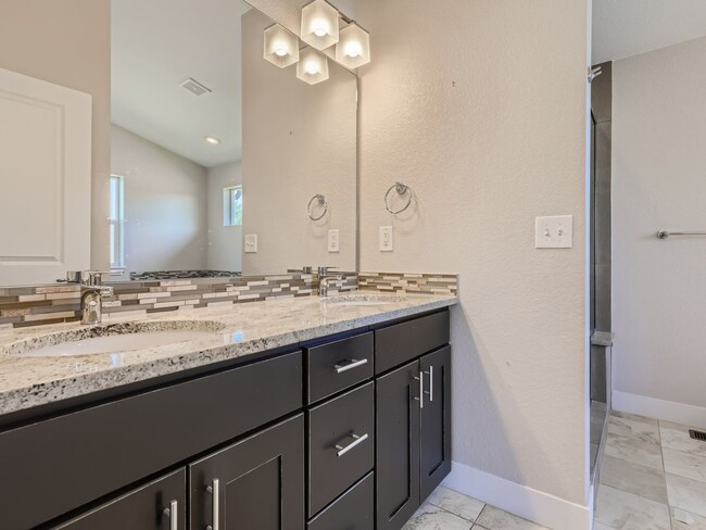 Building Photo - COMING IN  May!!!!!!  Spacious 4 Bedroom, ...