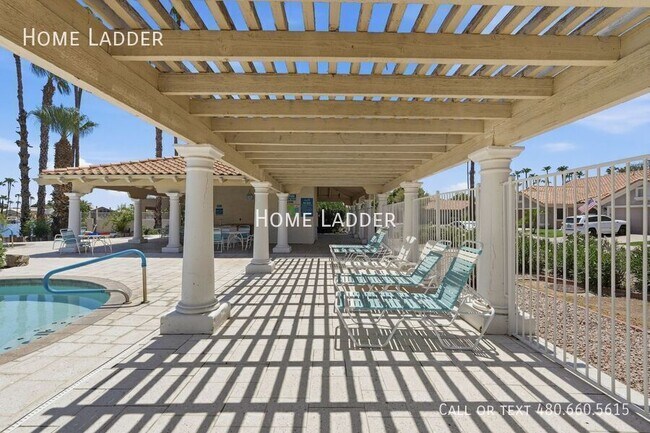 Building Photo - 514 S Marina Dr