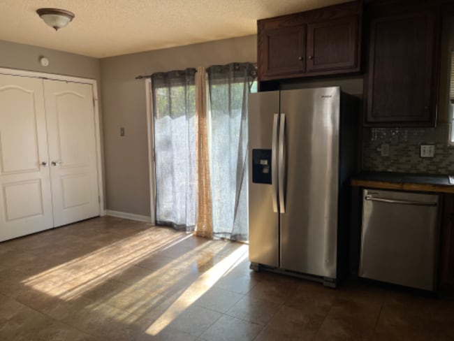 Building Photo - 10 Northhaven Pl