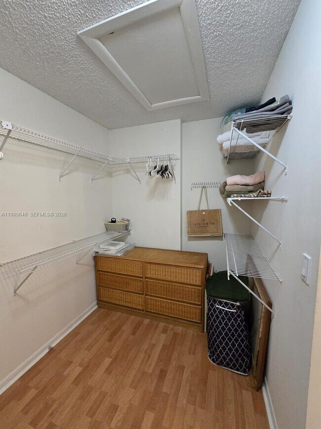 Building Photo - 5 Rogart Cir