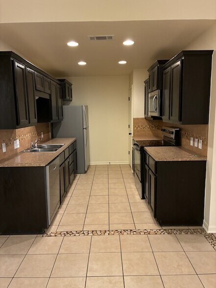 Building Photo - 2207 Bachelor Button Blvd