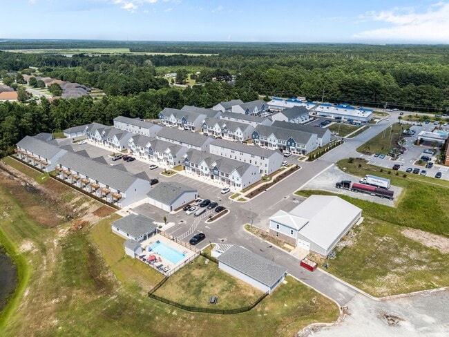 Building Photo - END UNIT Townhome-Pond View-Detached Garag...