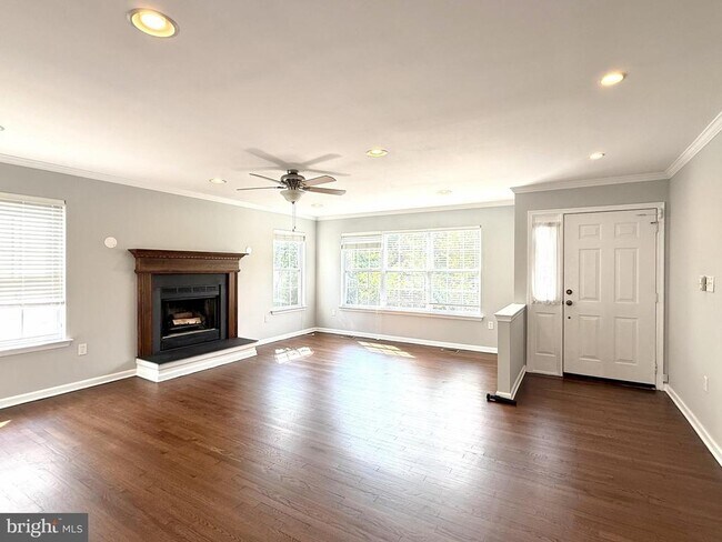Building Photo - 25 Canal View Dr