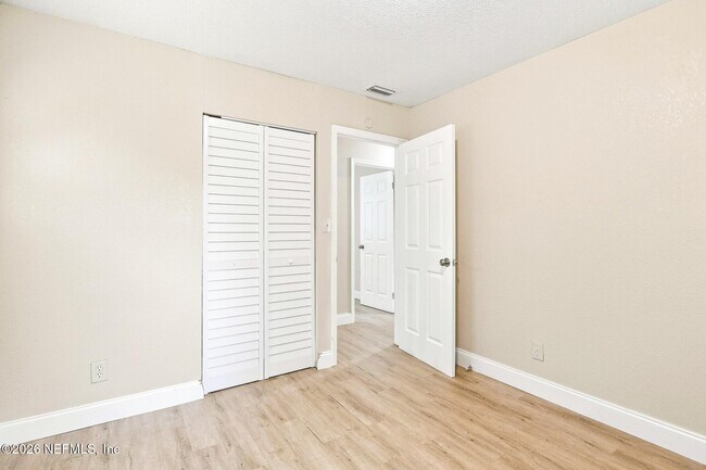 Building Photo - 6790 Tinkerbell Ln