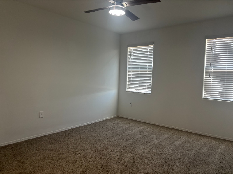 Building Photo - 28242 N Nealite Dr