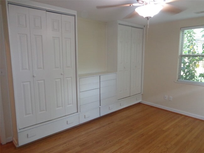 Building Photo - 1551 Hewitt Dr