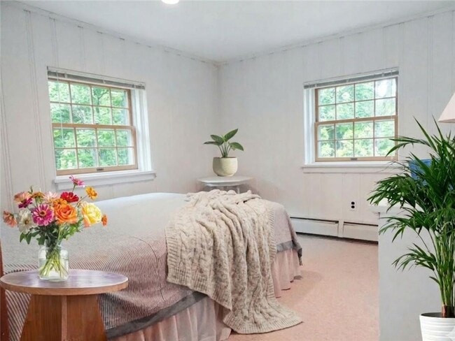 Building Photo - 140 Treasure Rd