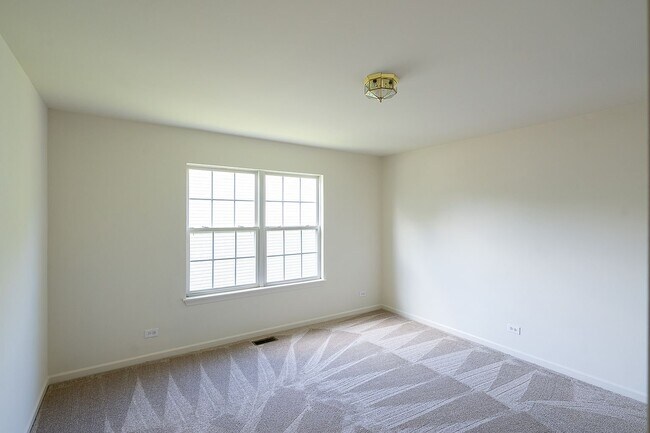 Building Photo - 2803 Bluewater Cir