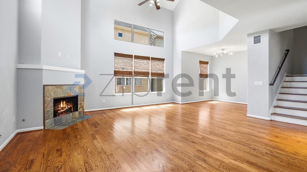 Building Photo - Unit