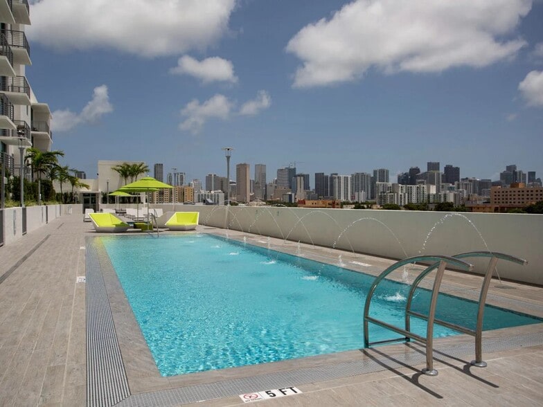 Building Photo - 1000 NW 7th St