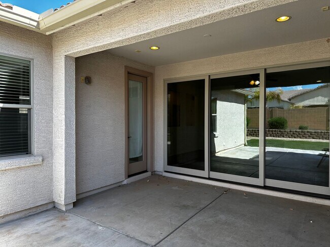 Building Photo - 4 BD + DEN IN CORTESSA IN WADDELL