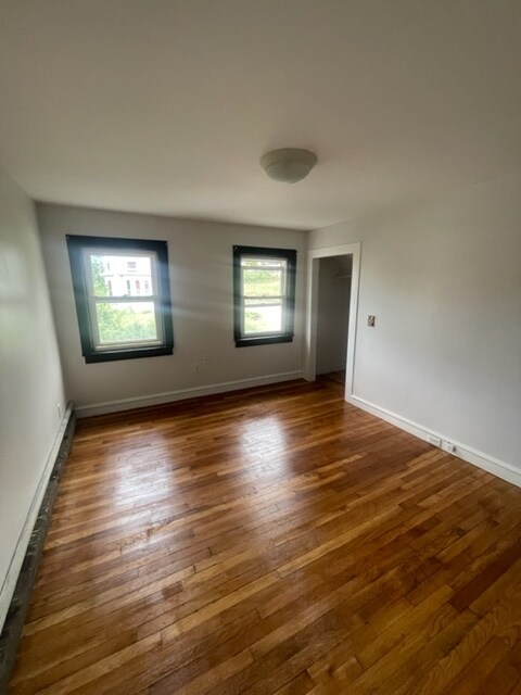 Building Photo - 353 Laurel St