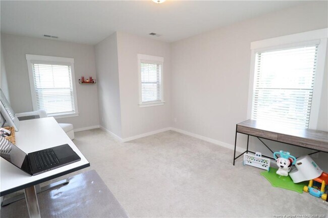 Building Photo - 2151 Maggie Vly Dr