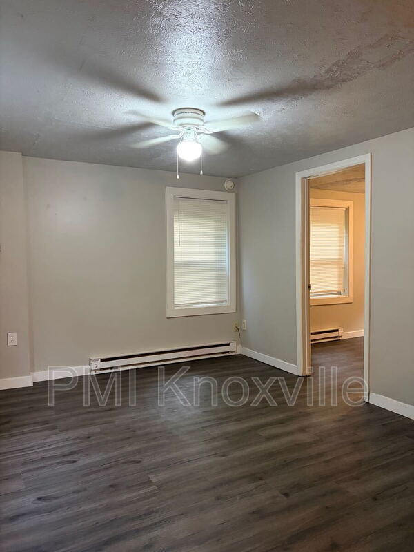 Building Photo - 417 Landau Dr