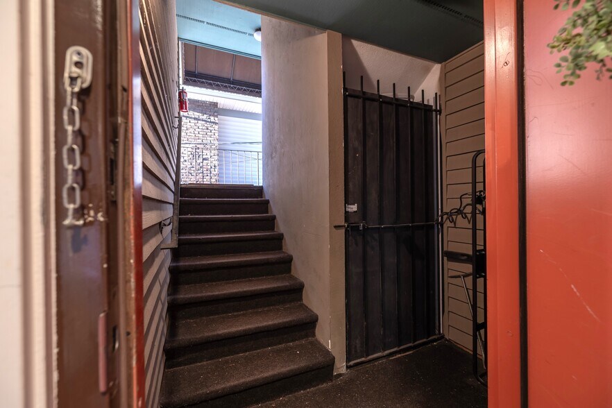 Building Photo - 2345 Boylston Ave E